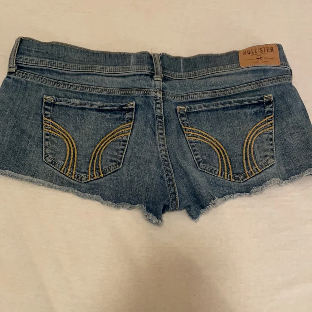Vintage Women’s jean shorts - Picture 5 of 5